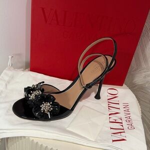 Valentino Garavani Black Floral Embellished Patent Leather Sandals